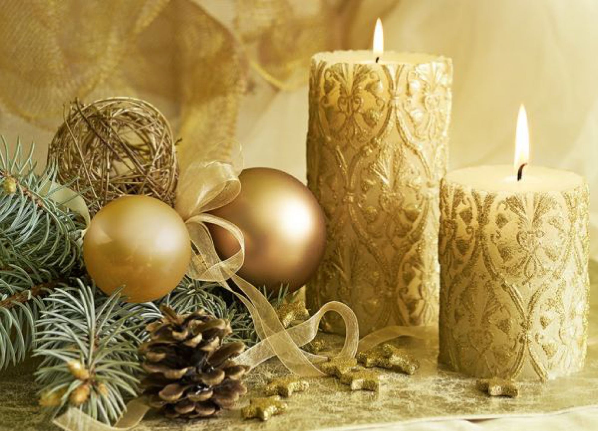 zlate vanocni svicky